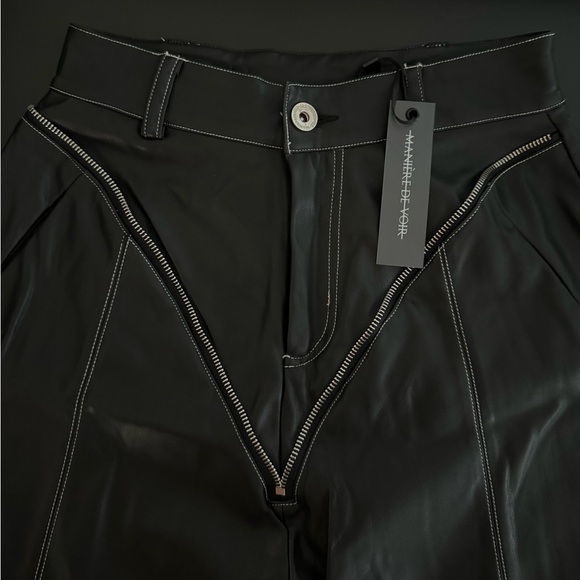 Maniere de Voir adjustable size faux leather - Picture 3 of 6